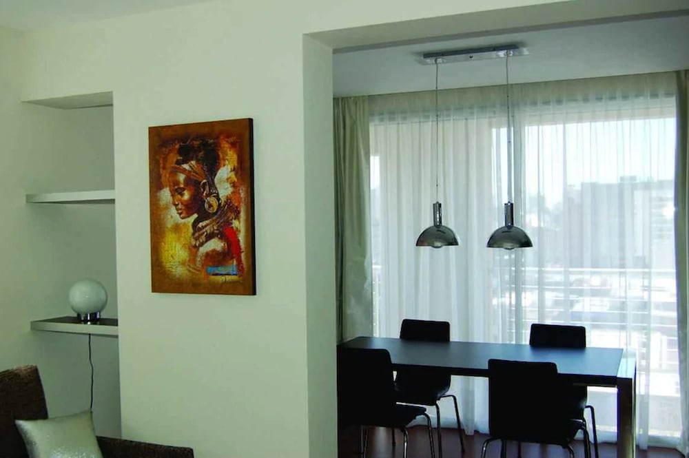 De La Cite Hotel 8/21