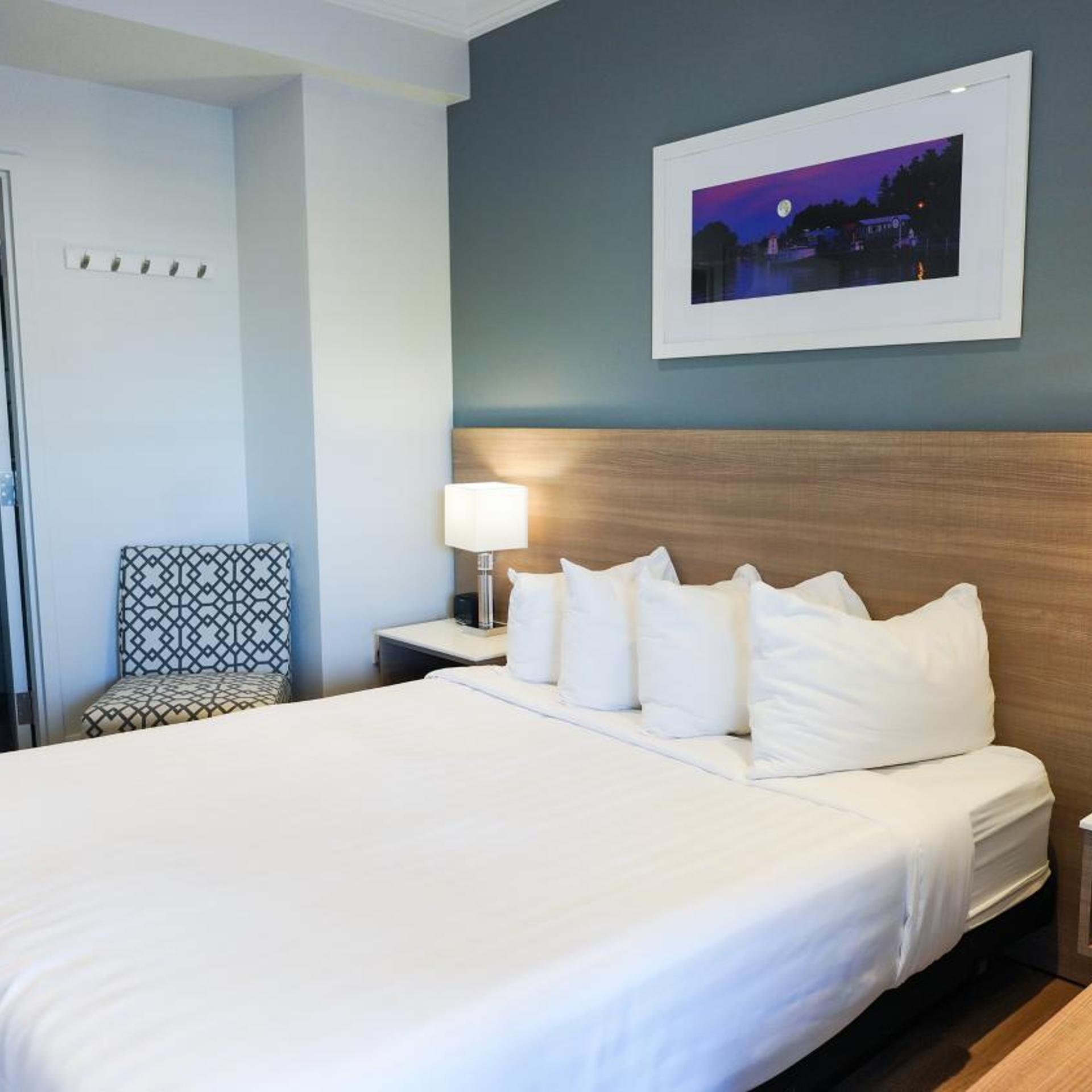 Deluxe, Queen Bed