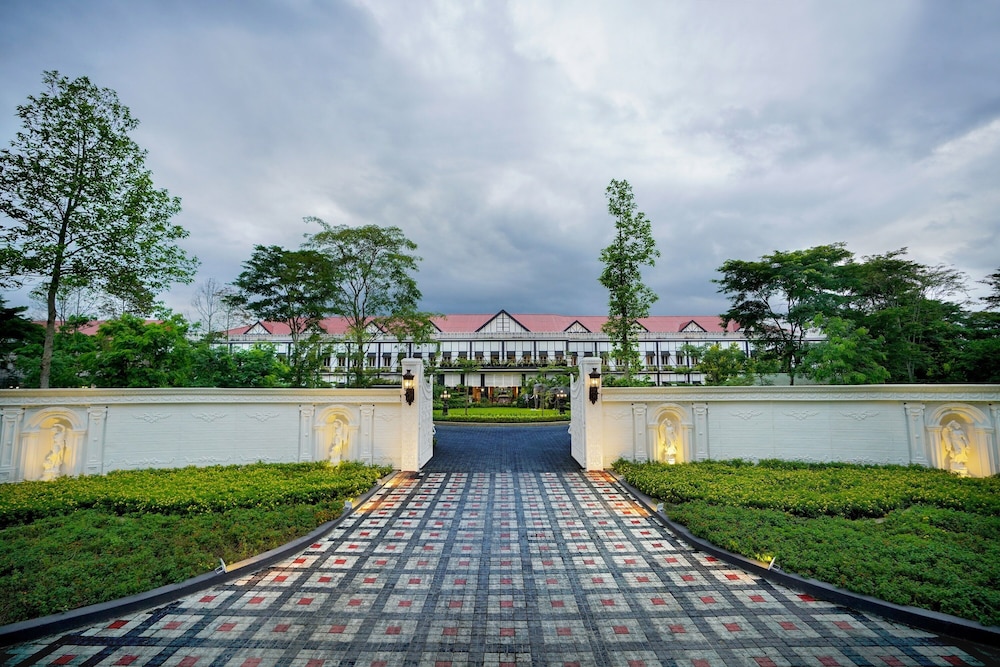 MAYFAIR Tea Resort 43/50