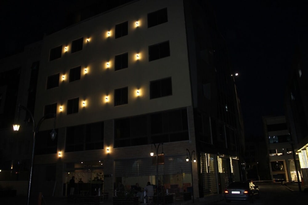 Jewheret Alswefiah Hotel Suites 1/45