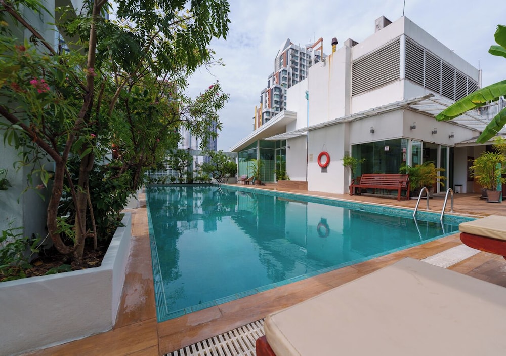 Sabai Sathorn Serviced Apartment 48/50