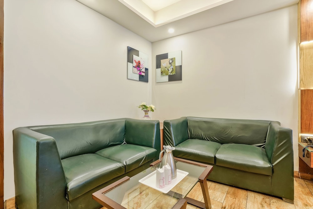 Staybook Hotel Nitya Maharani 33/50