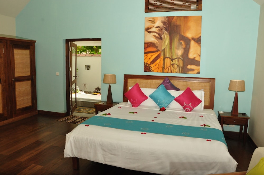 NEELESHWAR HERMITAGE 6/42