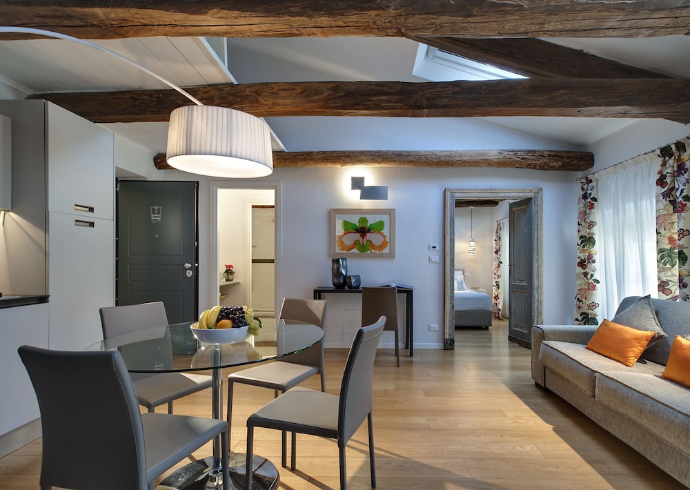 Piazza Vittorio Suites 11/20