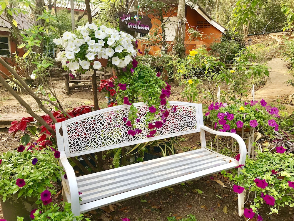 Baan Suan Rojjana 47/49