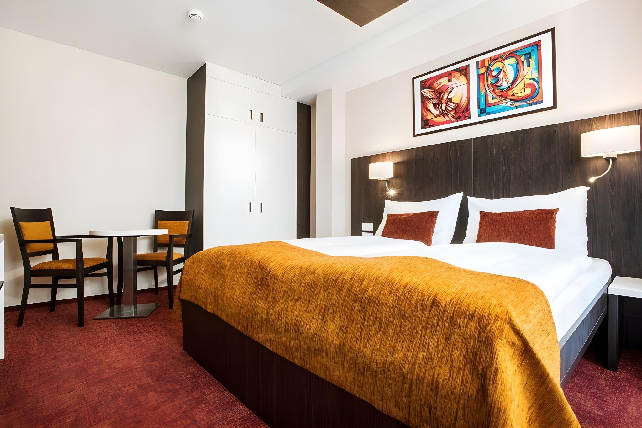 World, Water, Deluxe, Suite, King Bed, Sofa, Sauna