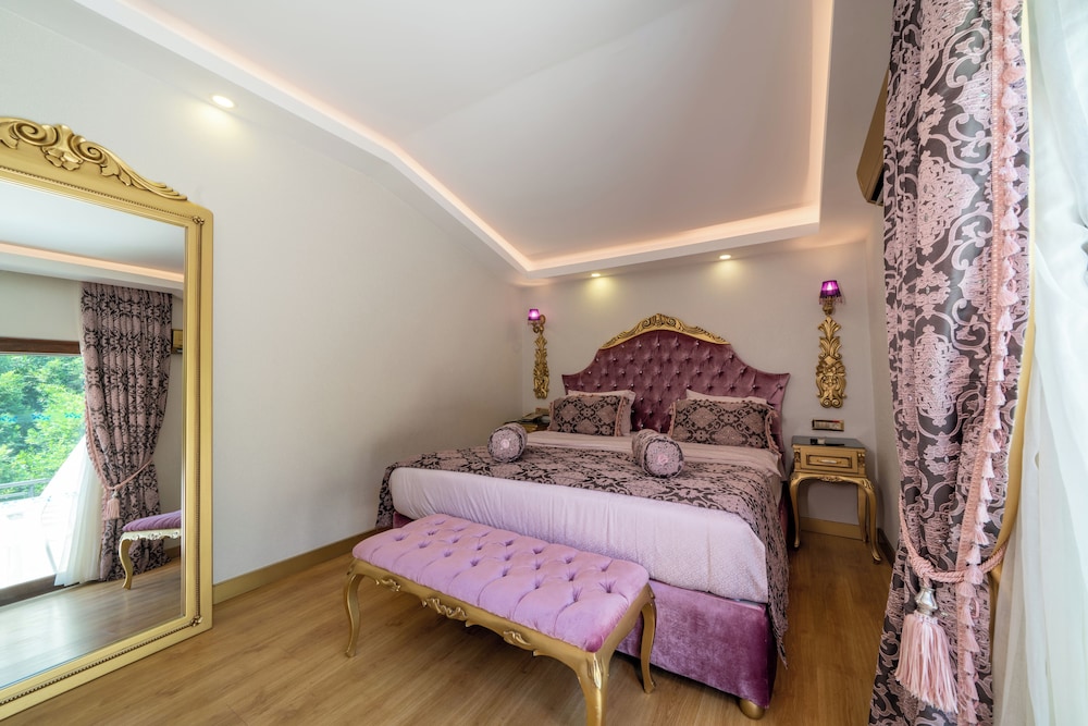 Honeymoon Room with Jacuzzi