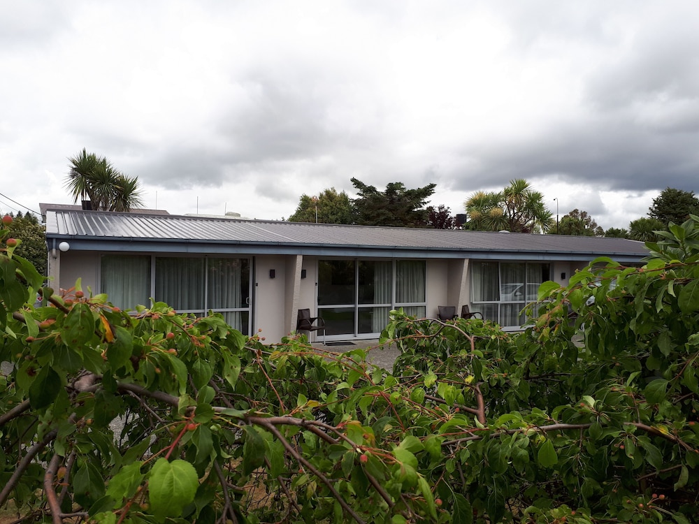 Edgewater Motel 4/71