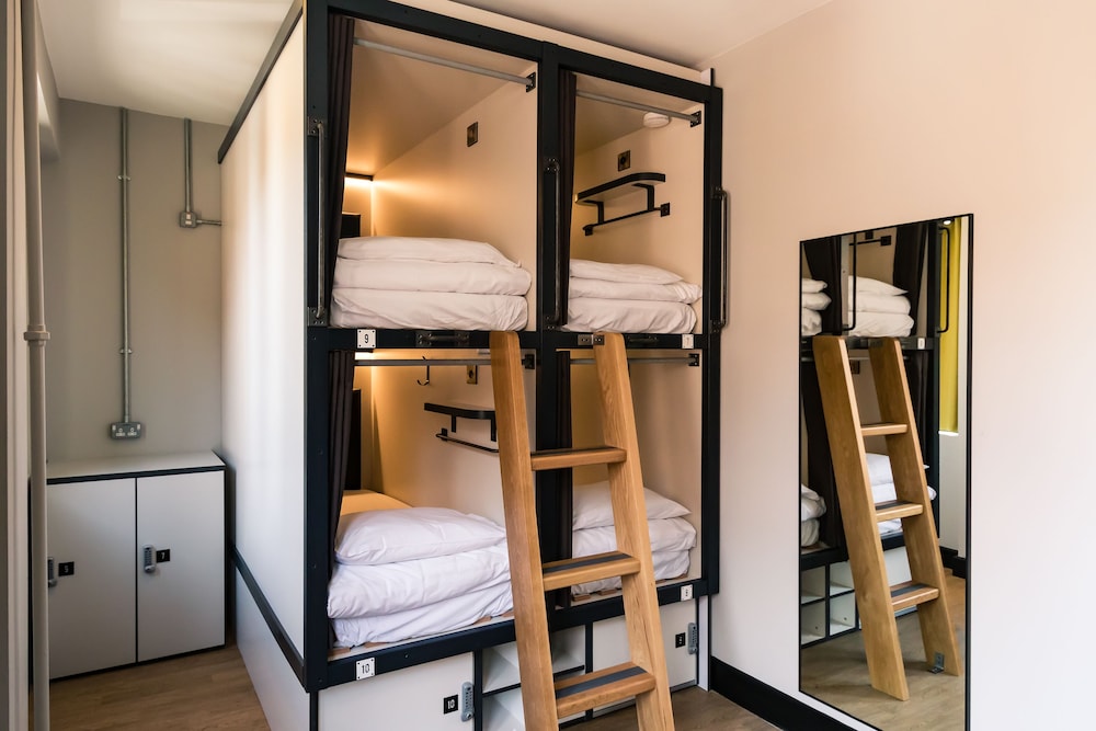 Jacobs Inn Hostel 43/65