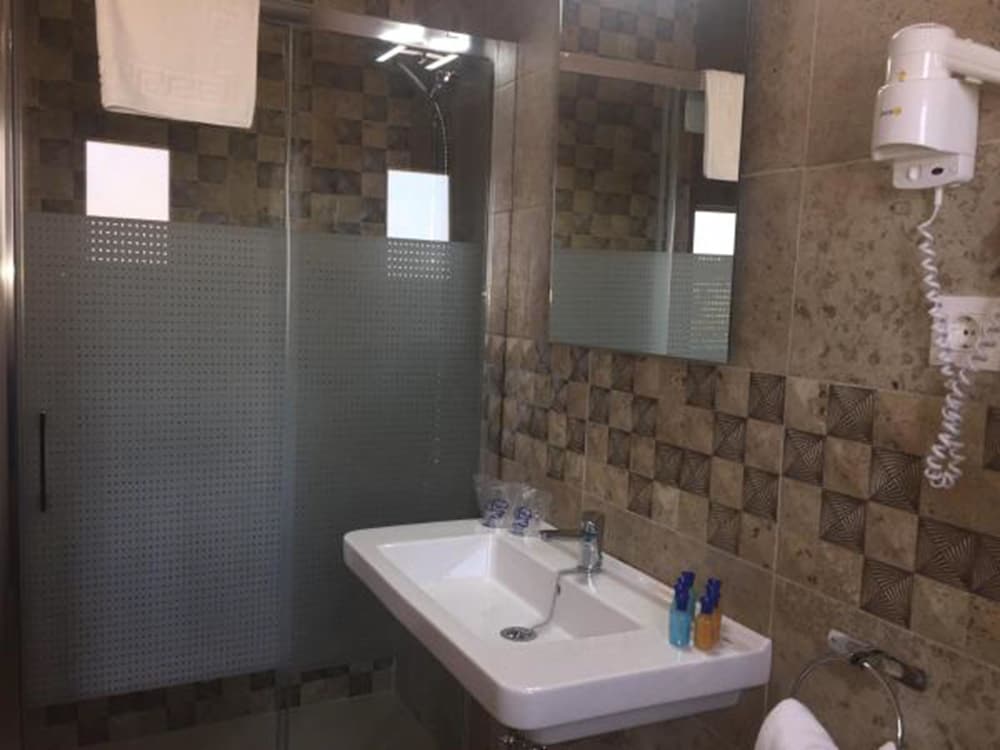 Hotel Almadrabeta 46/50