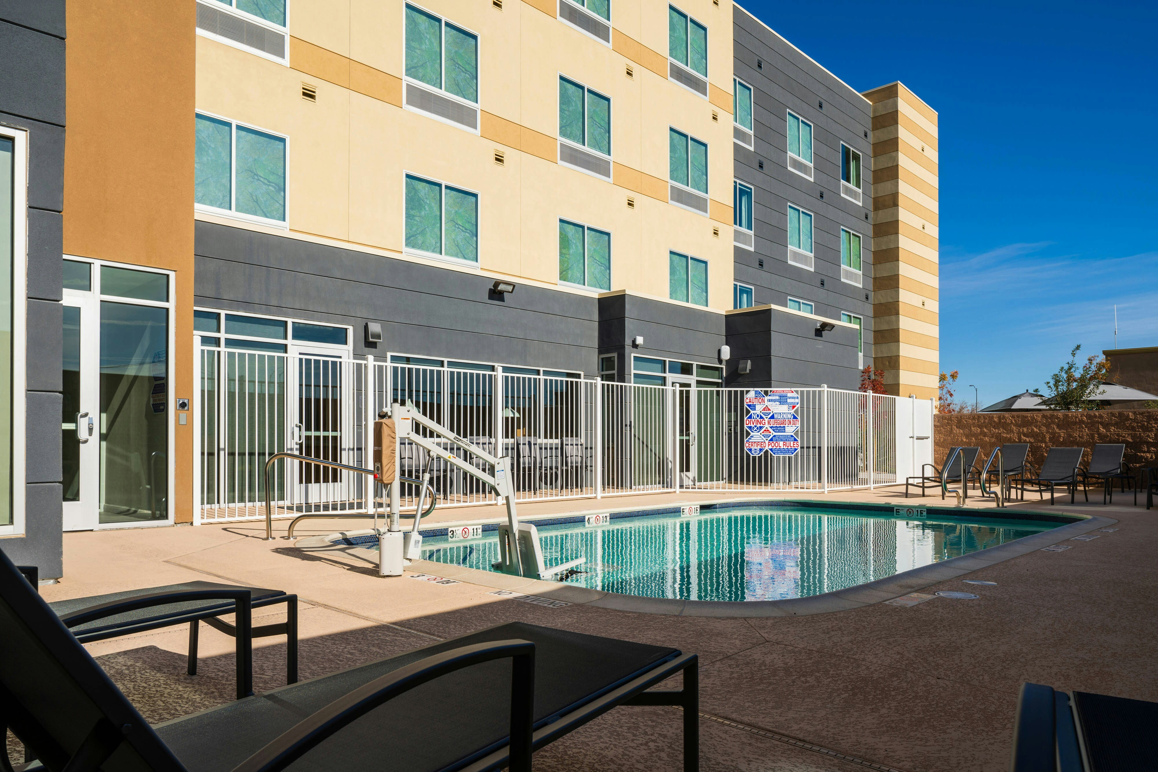 Fairfield Inn and Suites by Marriott Las Vegas Northwest 8/45