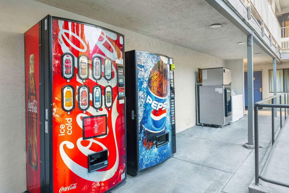 Motel6 Merced, CA - North 8/43