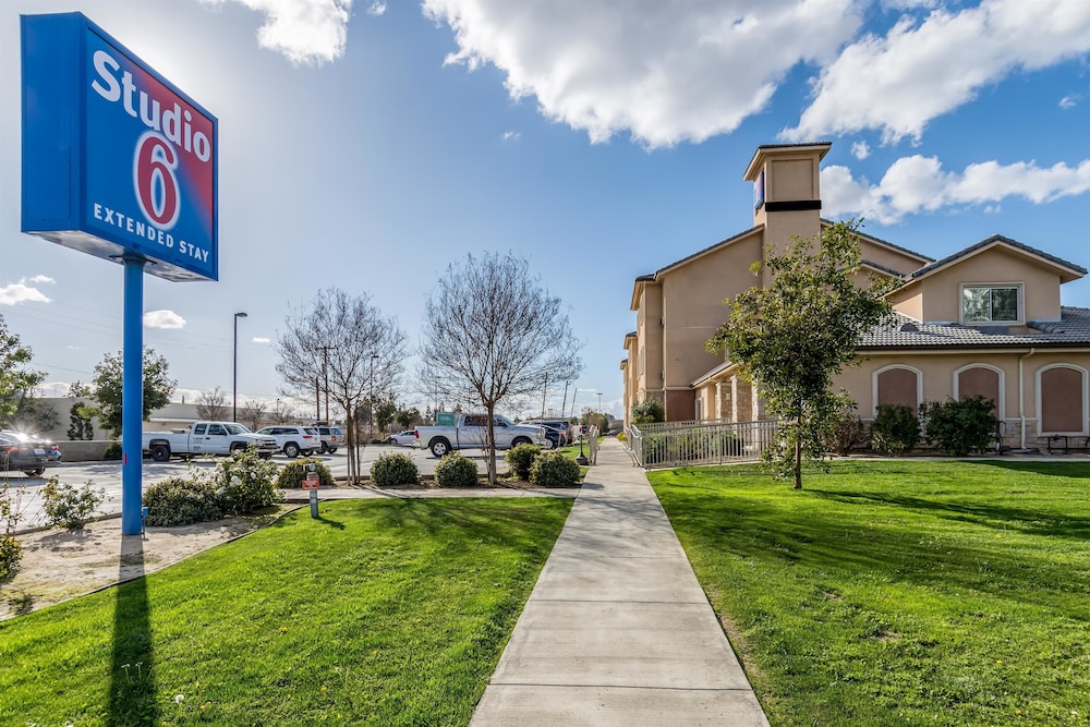 OYO 1001536 Studio6 Bakersfield, CA in BAKERSFIELD - CA