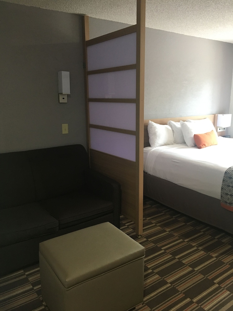 Microtel Inn & Suites by Wyndham Florence 8/31