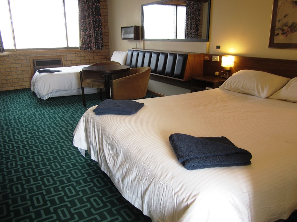 Canberra Lyneham Motor Inn 22/48