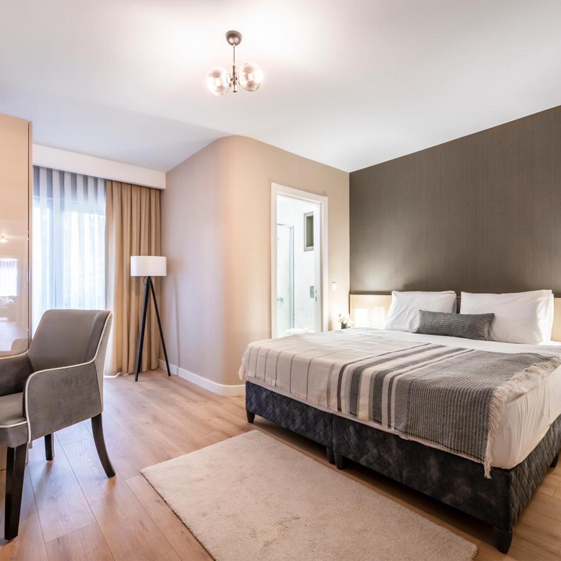 Suite, King Bed, Sea View