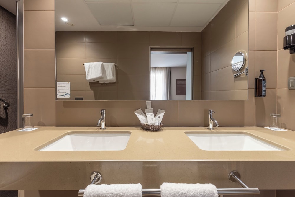 Bibo Suites Hotel 50/54