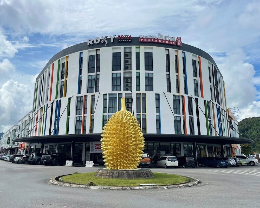 Roxy Hotel Serian 4/40