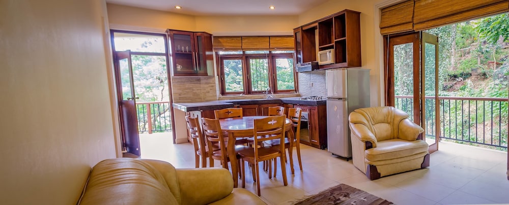 Lake Reach Residence 11/16