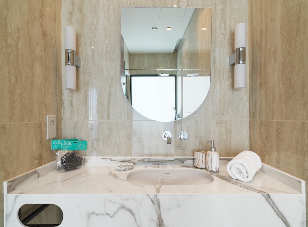 LIV Mackenzie Beach Suites 53/55