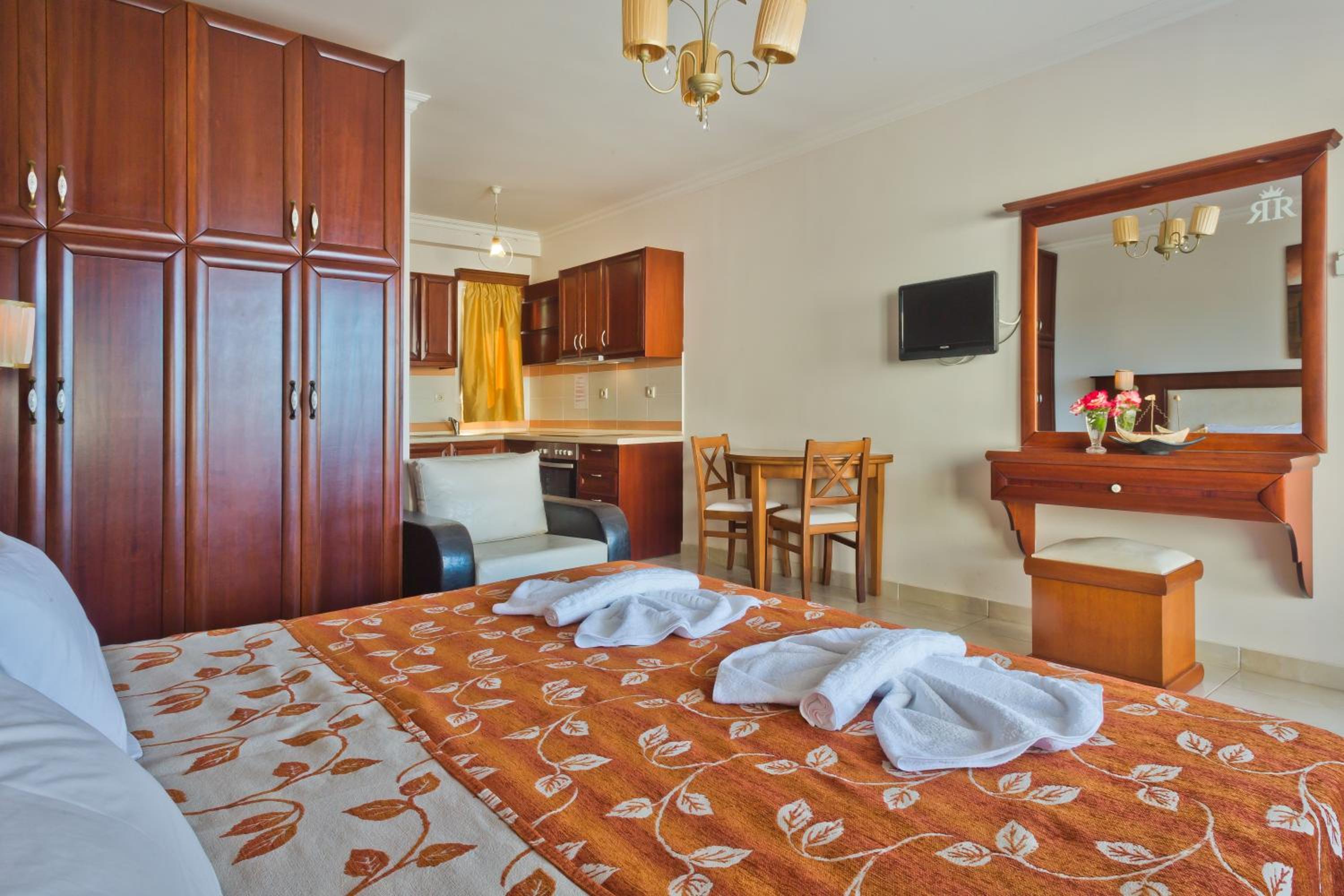استوديو بإطلالة على المسبح، Royal Beach Hotel 2/2