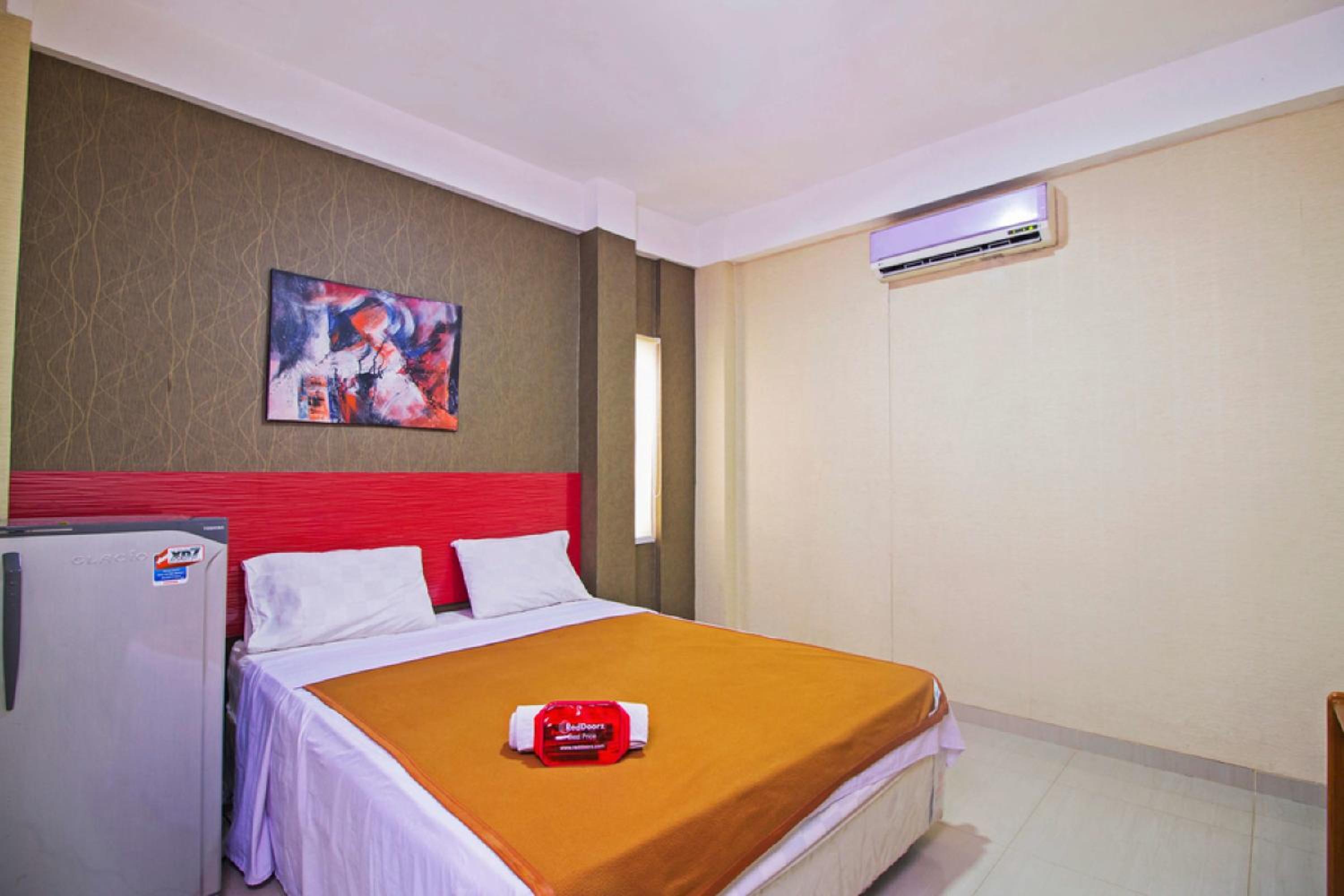 REDDOORZ NEAR CILANDAK TOWN SQUARE 13/40