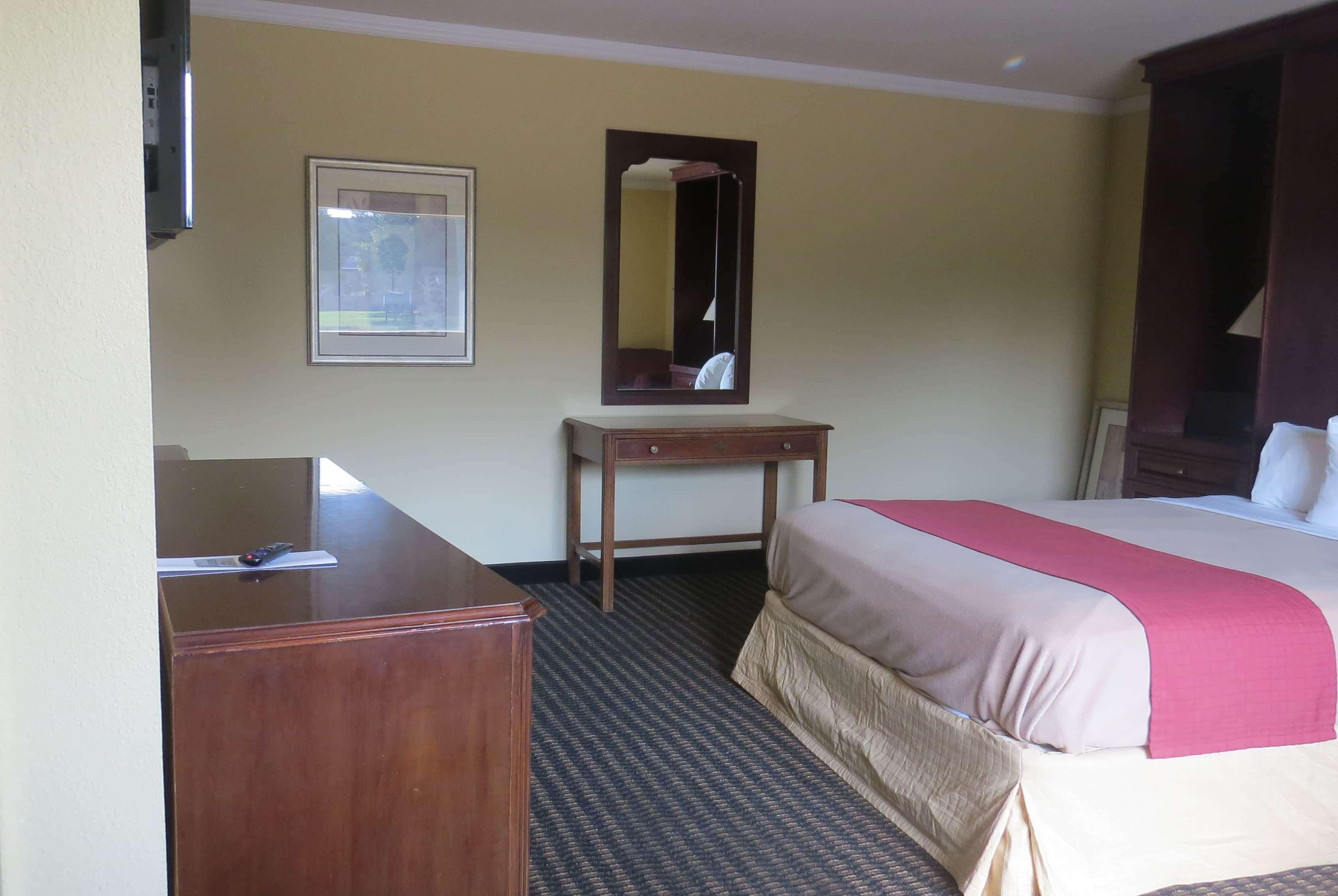 Travelodge by Wyndham Stratton 6/23
