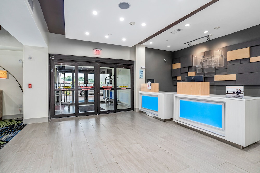 Holiday Inn Express Hotel And Suites Van Buren Ft Smith Area 8/70