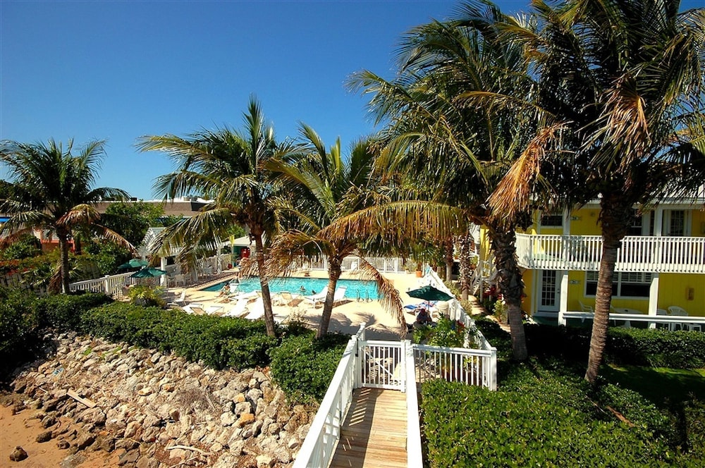 Tradewinds Beach Resort 48/68