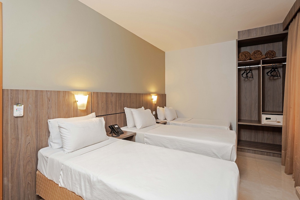 Slim Hotel Curitiba Av. das Torres 7/27