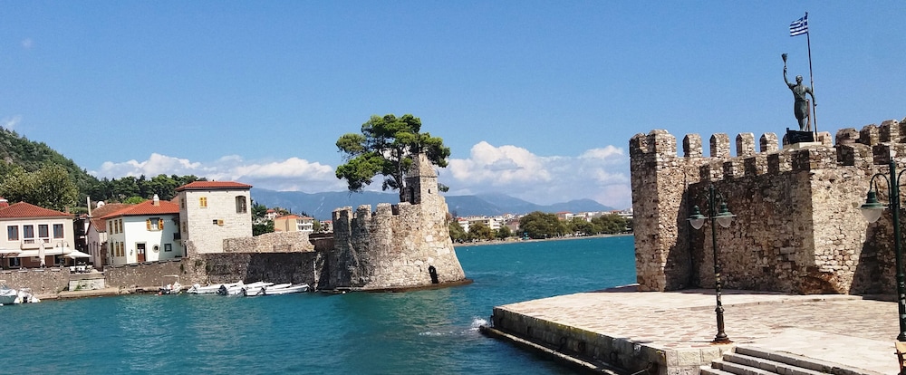 Nafpaktos Hotel 69/76