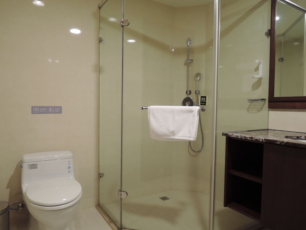 جناح سوبيريور بسرير كوين، CHECK inn Taipei Neihu 6/10