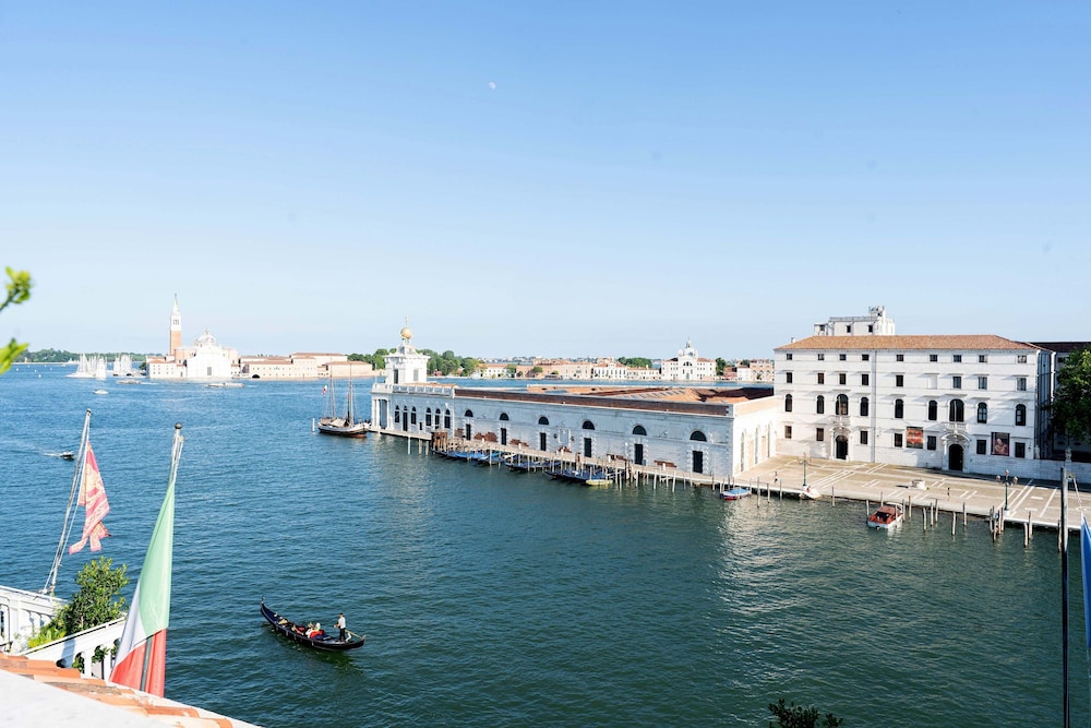 The St. Regis Venice 64/70