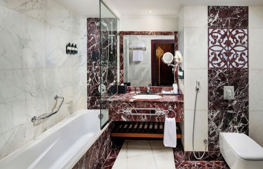 JUNIOR SUITE, STUDIO, KING BED, CITY VIEW