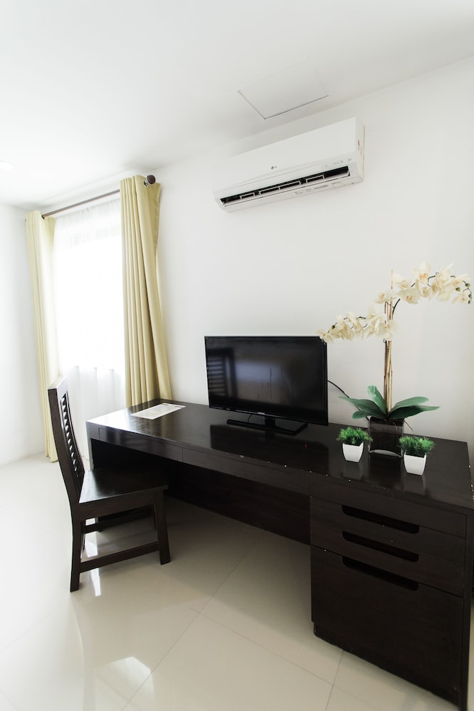 Subic Bay Peninsular Hotel 49/58
