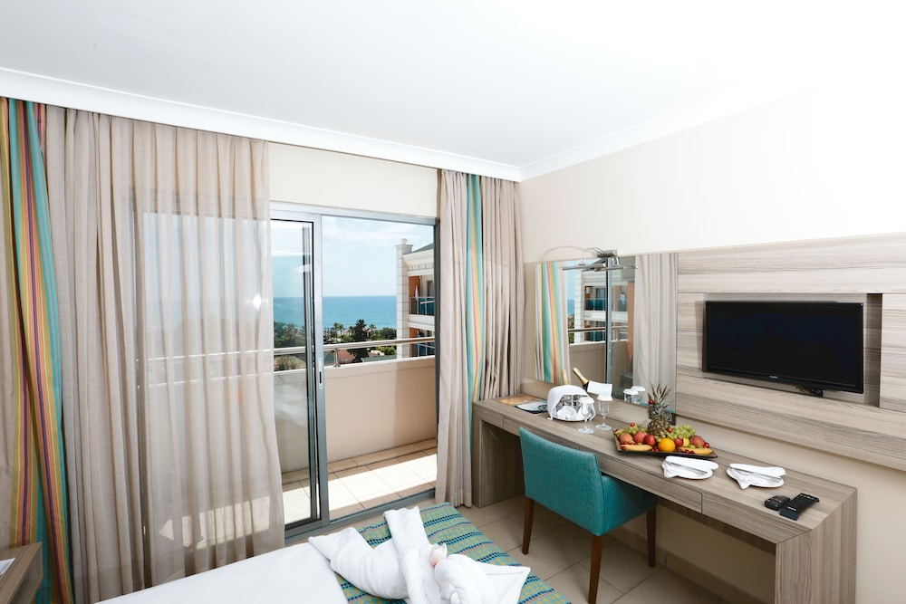 Insula Resort & Spa 26/35