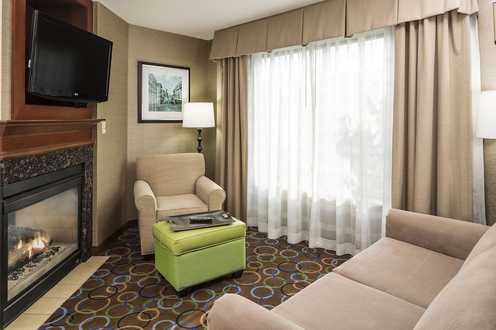 Holiday Inn Express Hotel And Suites Manchester Airport 50/72