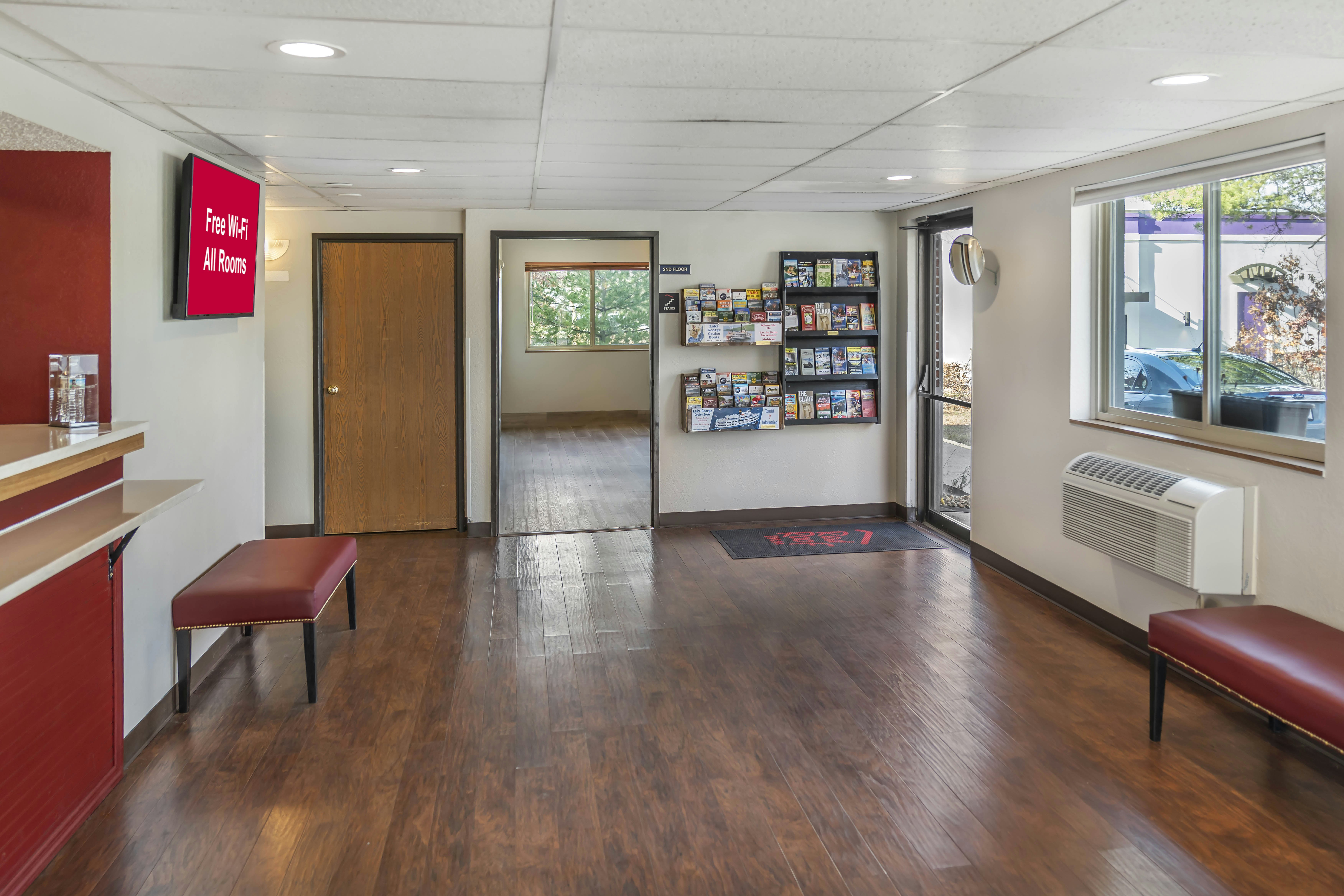 Super 8 by Wyndham Queensbury Glens Falls/Lake George Area 10/17