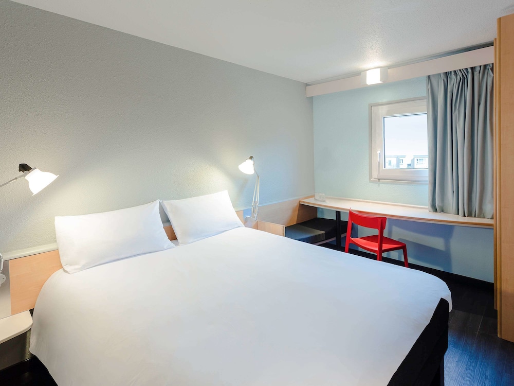 Ibis Bourges 25/70