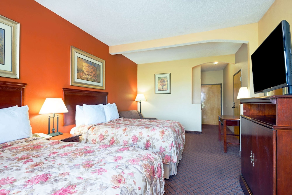 Days Inn By Wyndham Coliseum Montgomery Al 7/26