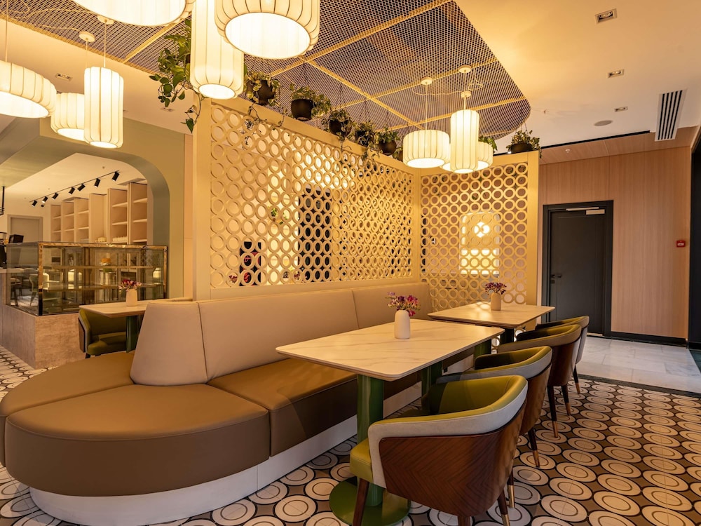 Mercure Tashkent North 74/90