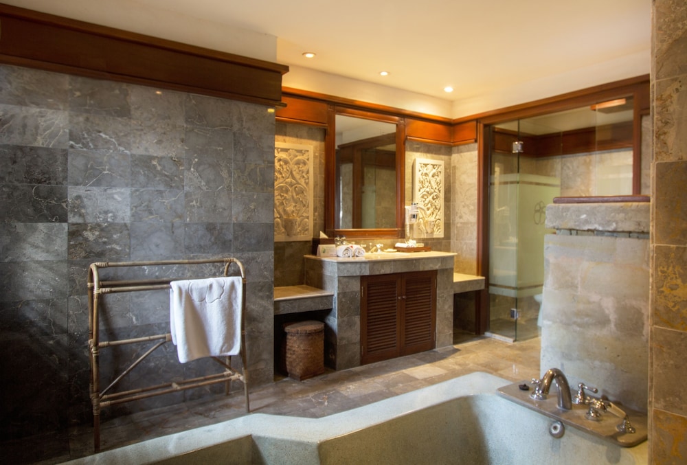 Grand Balisani Suites Hotel 11/71