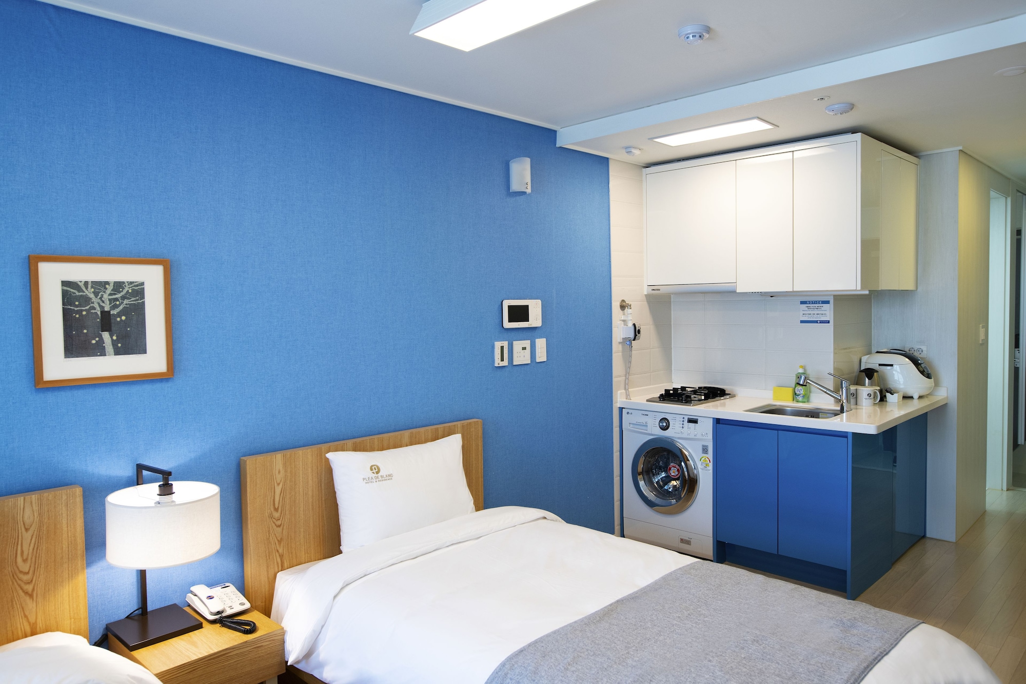 DELUXE, TWIN BEDS