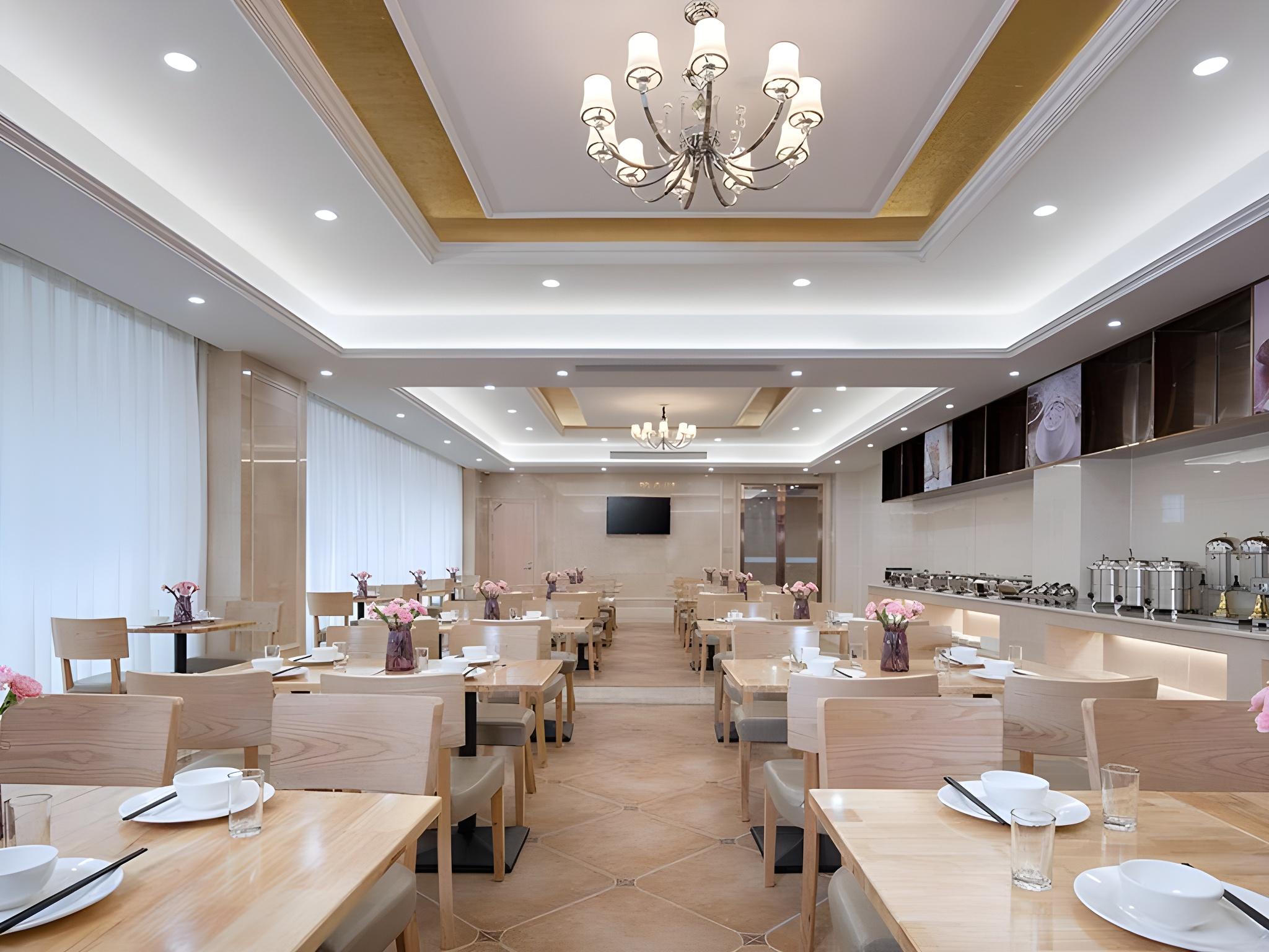 Vienna Hotel (Huaiyuan Xinhe) 22/33