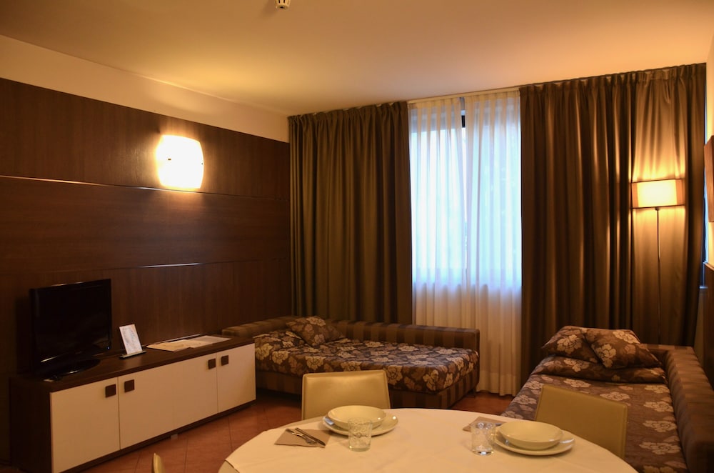 Hotel Victoria 44/68