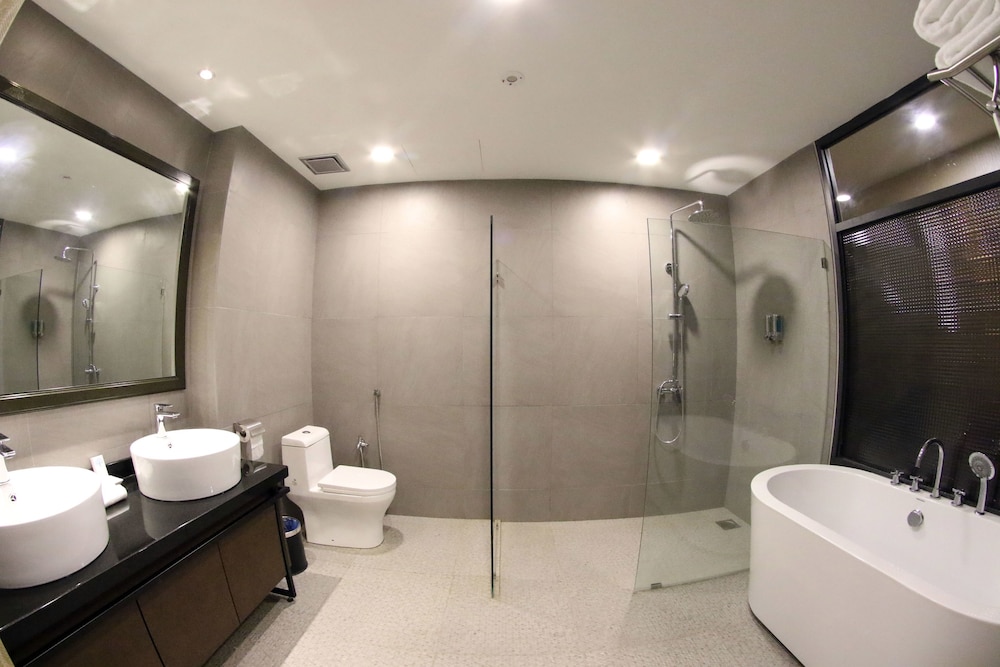 Bedrock Hotel 47/50