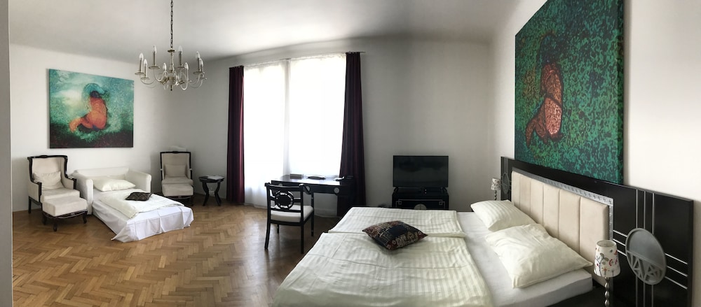 Hotel Pension Museum 34/63