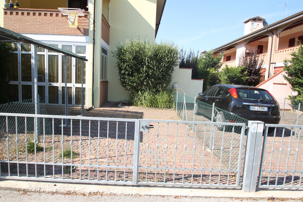 Begonia Villas 1/38