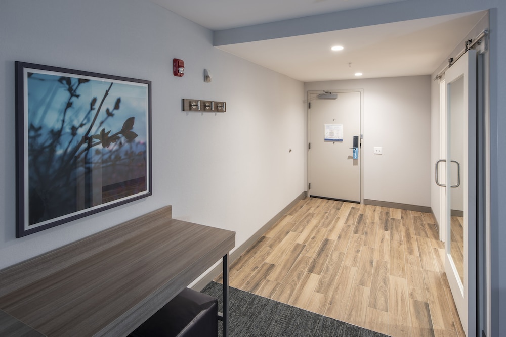 Hampton Inn & Suites Rocky Hill-Hartford South Ct 28/39
