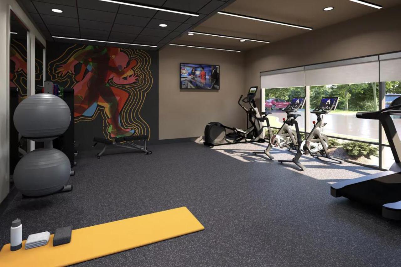 LivSmart Studios Hilton Pensacola I-10 North Davis Hwy 5/7